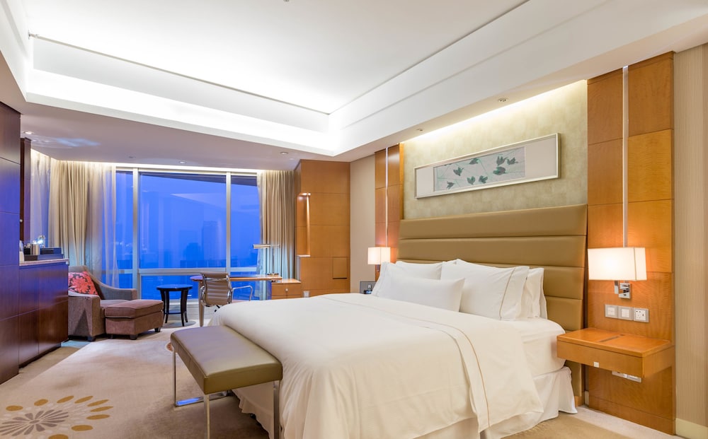 Deluxe Room, 1 King Bed (View) - Photo 3