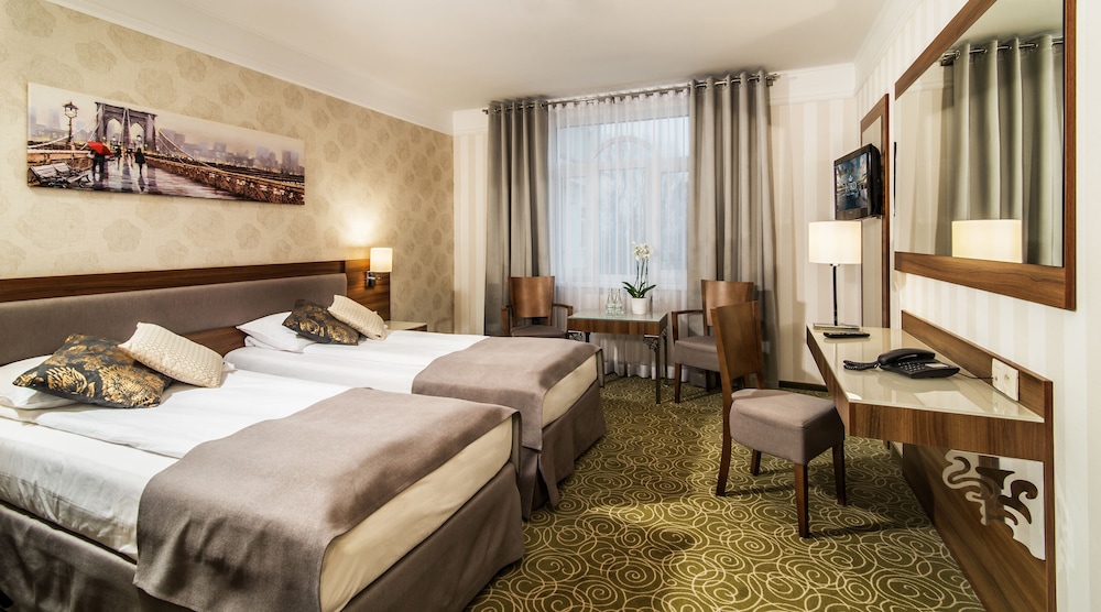 Superior Double Room, 2 Twin Beds photo 2