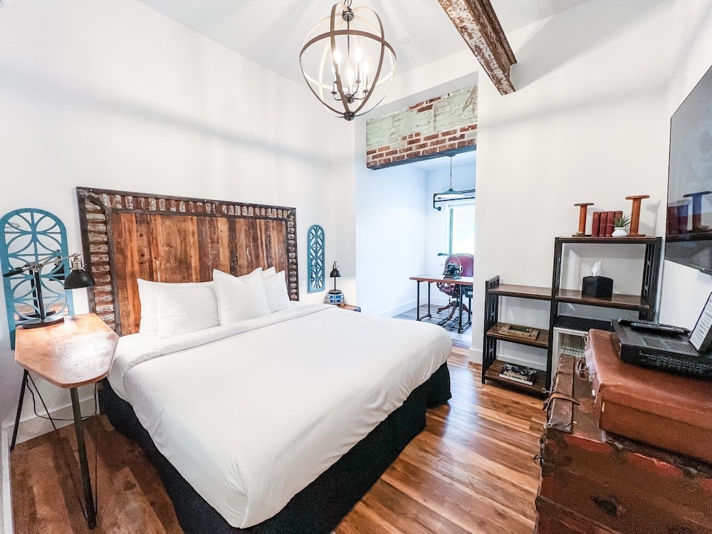 Design Room, 1 King Bed, Non Smoking photo 1