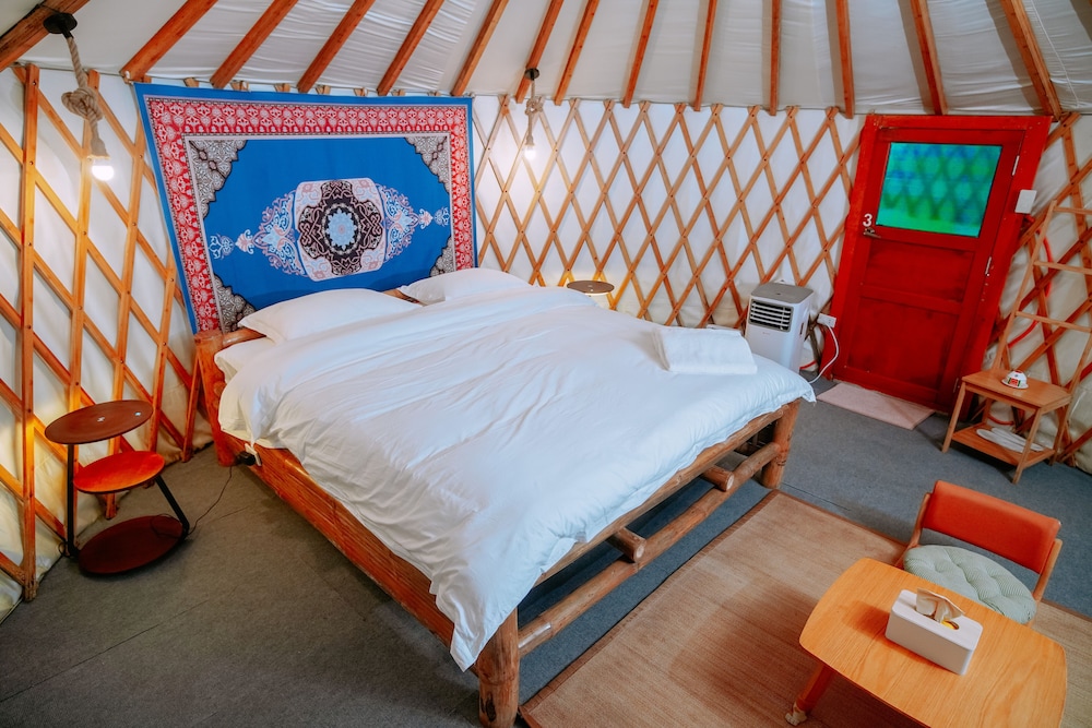 Yurt 3 photo 3