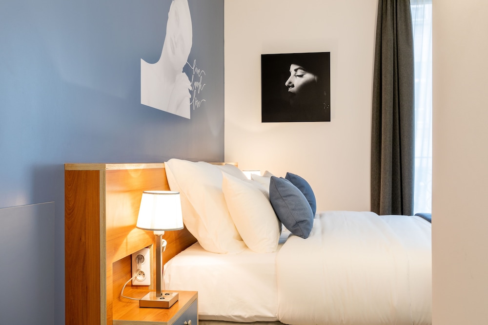Traditional Double Room, 1 Queen Bed, Non Smoking, City View