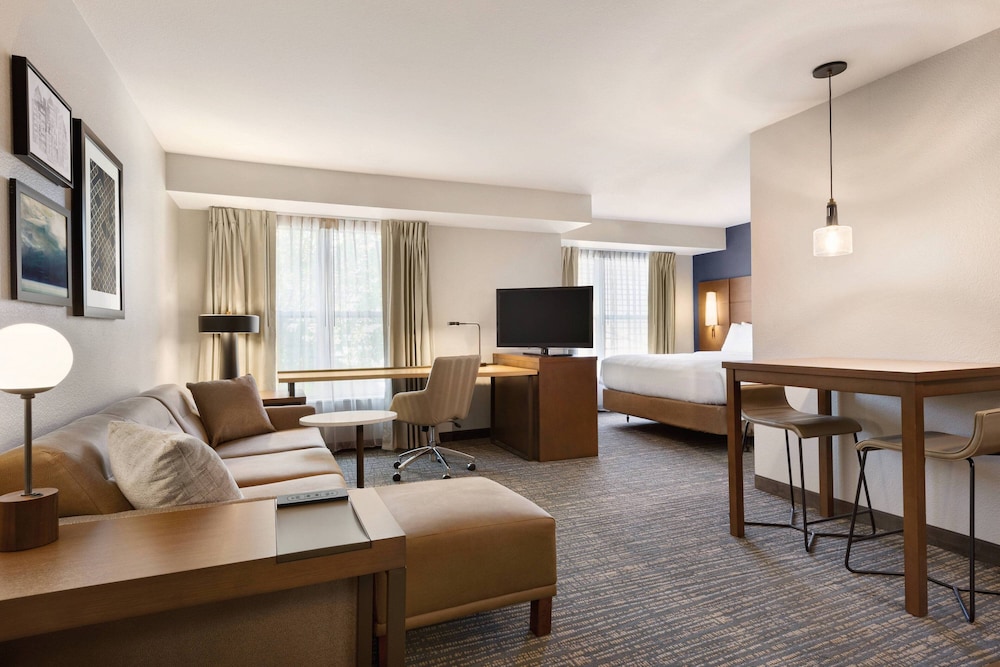 Suite, 1 Bedroom (Mobility/Hearing Accessible, Tub) photo 3