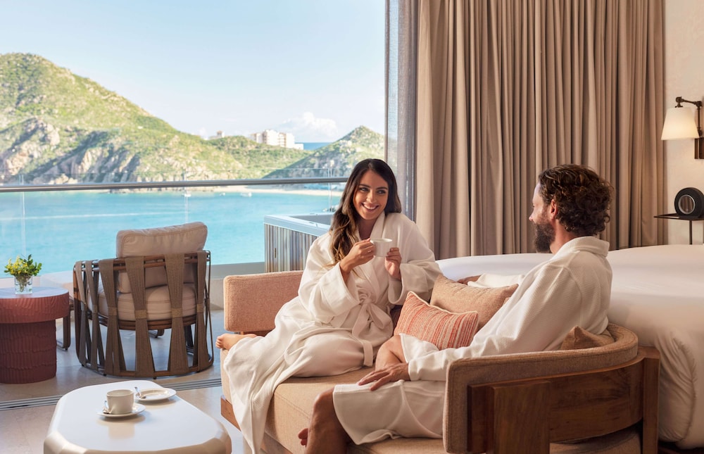 Room, 1 King Bed, Hot Tub, Ocean View (infinity)