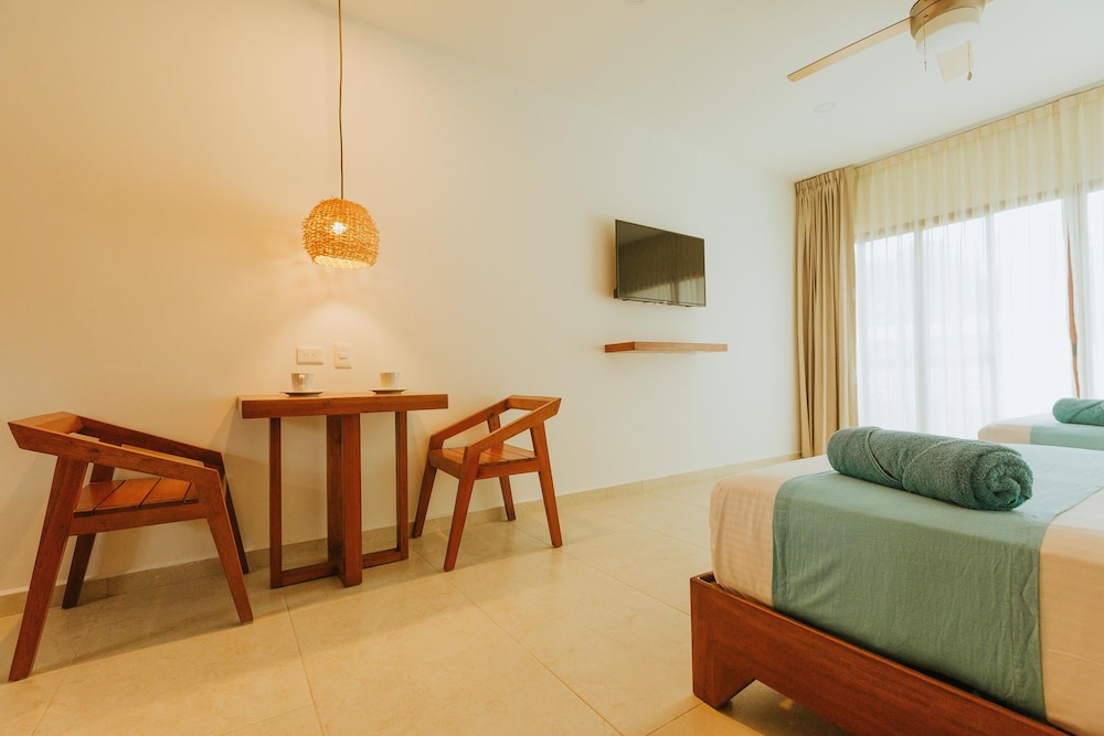 Classic Quadruple Room, Private Bathroom - Photo 5