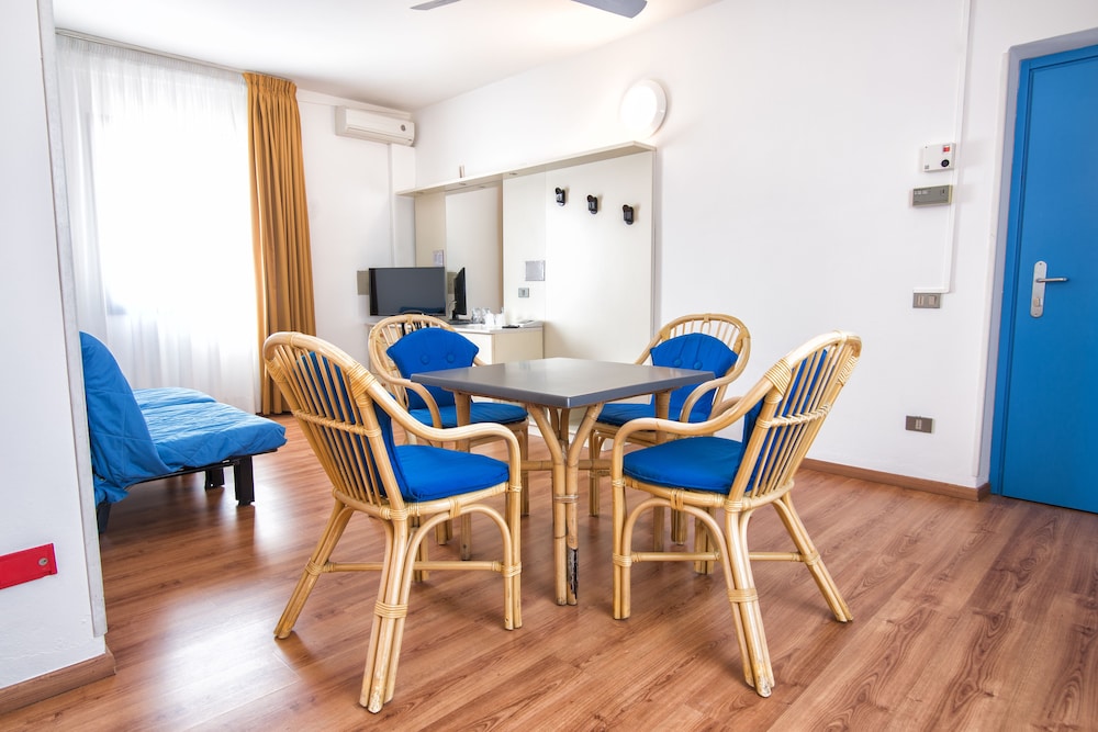 Family Room, 1 Double Bed with Sofa bed photo 2