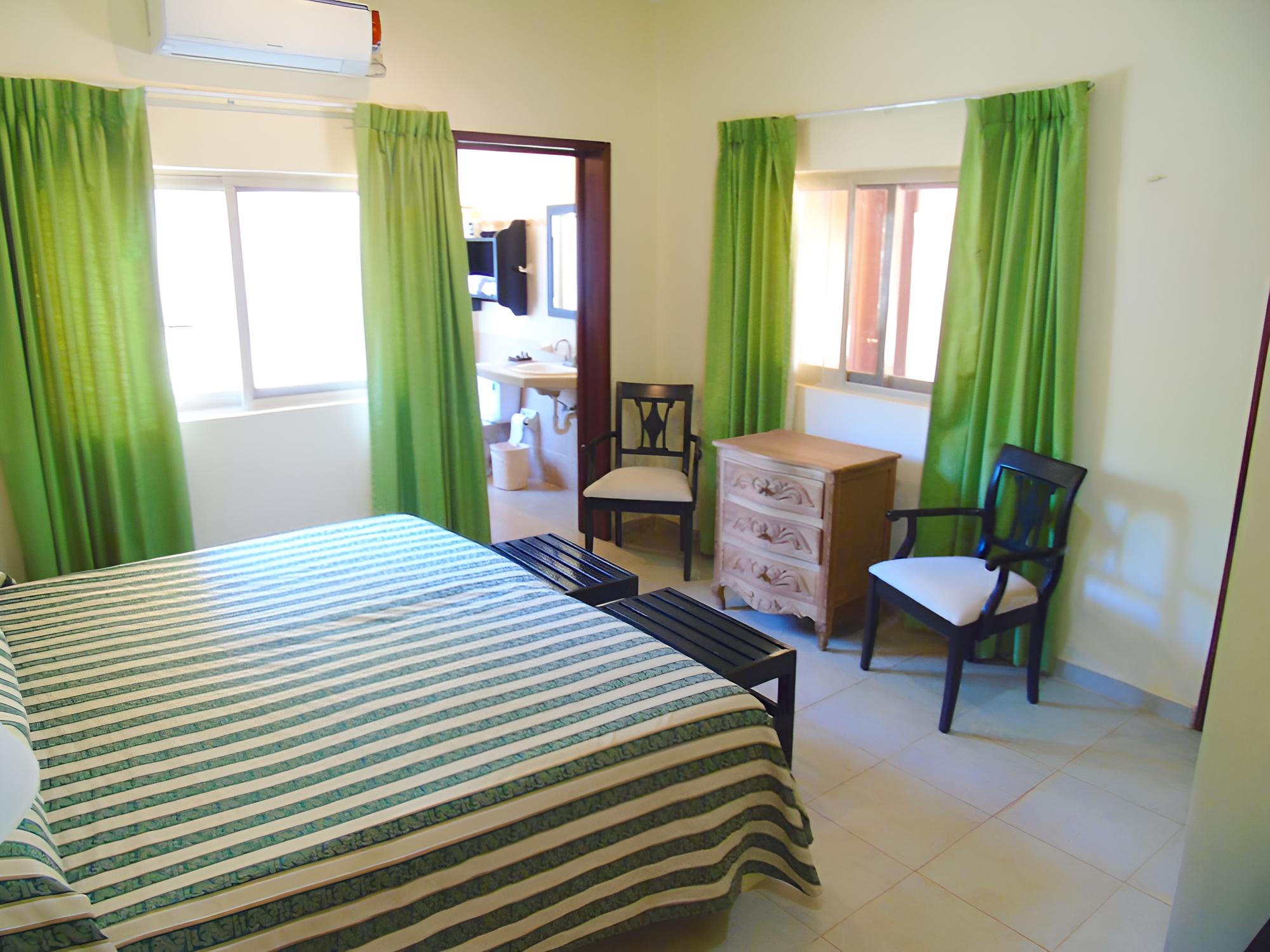 Standard Double Room, 1 King Bed, Garden View photo 1