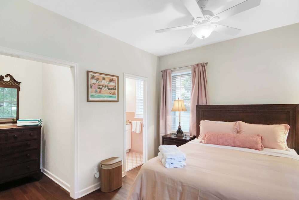 House, Multiple Beds, Patio, Garden View (Sun, Shells, & Seaspray) photo 2