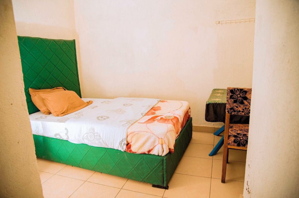 Basic Single Room photo 3