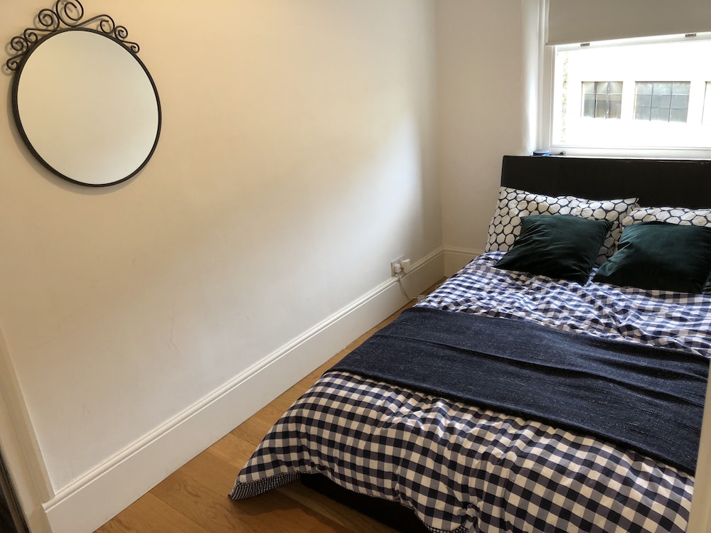 Basic Apartment photo 1