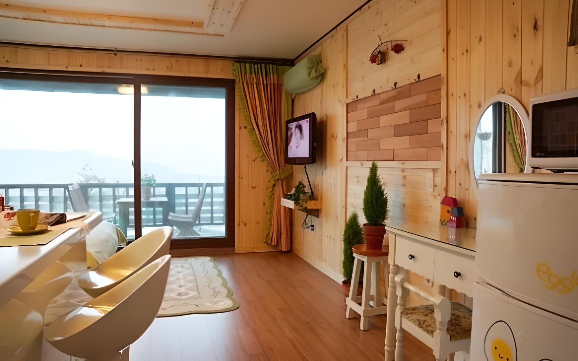 Room (Peppermint) - Photo 2
