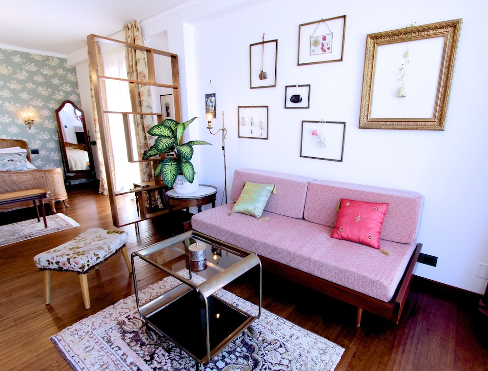 Romantic Double Room (La Romantique) photo 2