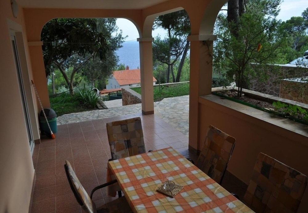 Apartment (Var - with nice garden - A1(5+1))