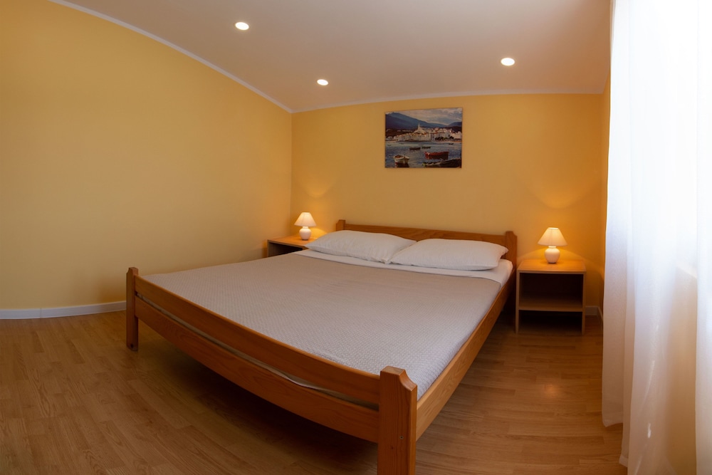 Apartment, 2 Bedrooms, Terrace, Sea View photo 1