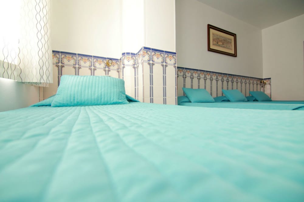 Quadruple Room - Photo 3