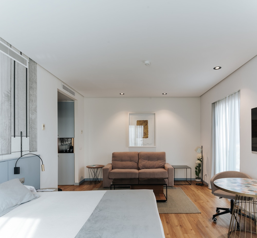 Family Suite, 1 Queen Bed with Sofa bed, Sea View
