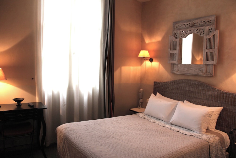 Standard Double Room - Photo 3
