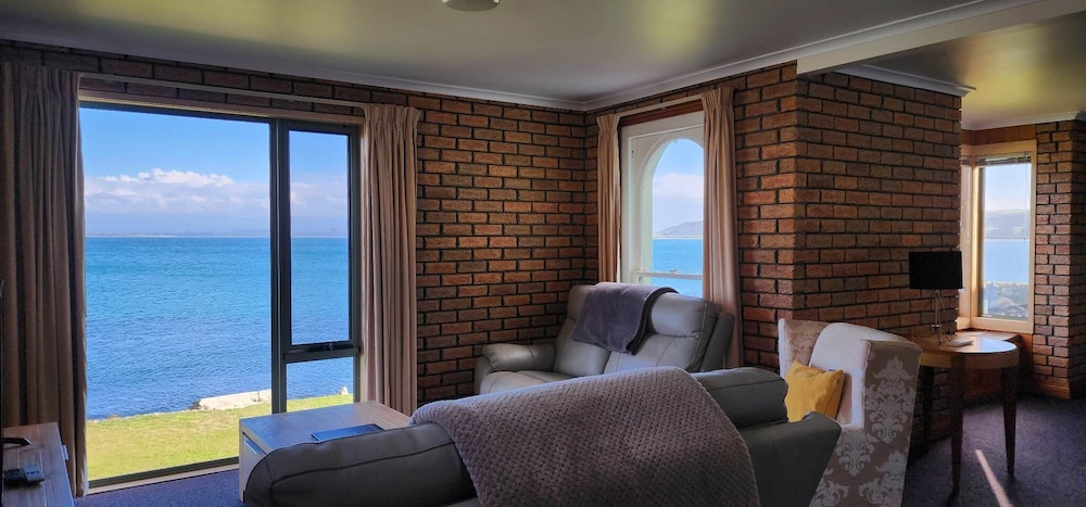 Bay Villa 2 Bedroom - Superior Apartment, 2 Bedrooms, Sea View photo 2