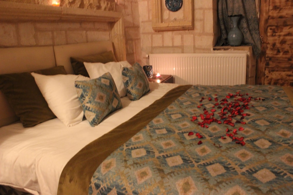 Standard Room, 1 King Bed photo 3