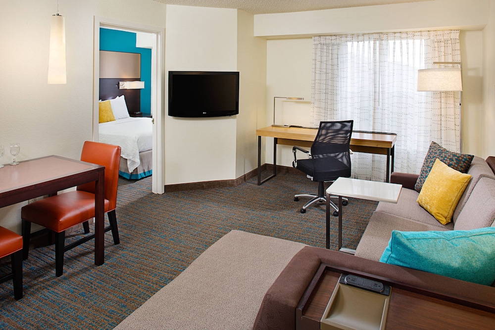 Suite, 1 Bedroom - Photo 1