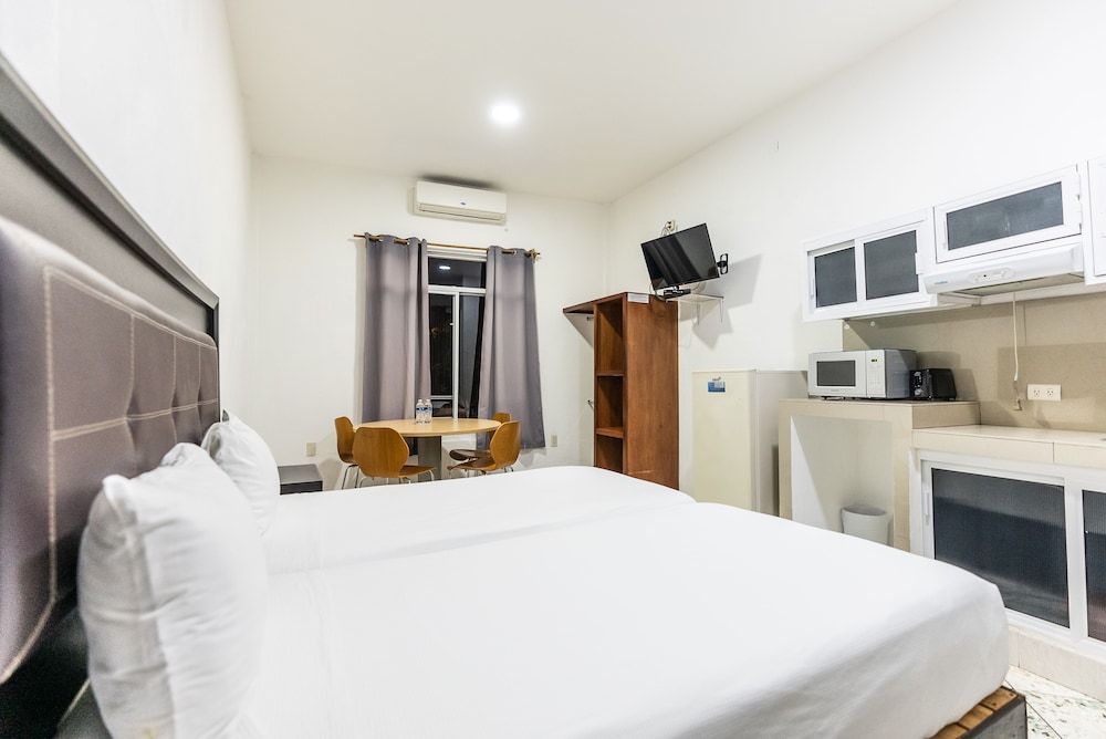 Basic Twin Room, 1 Bedroom, Non Smoking - Photo 6