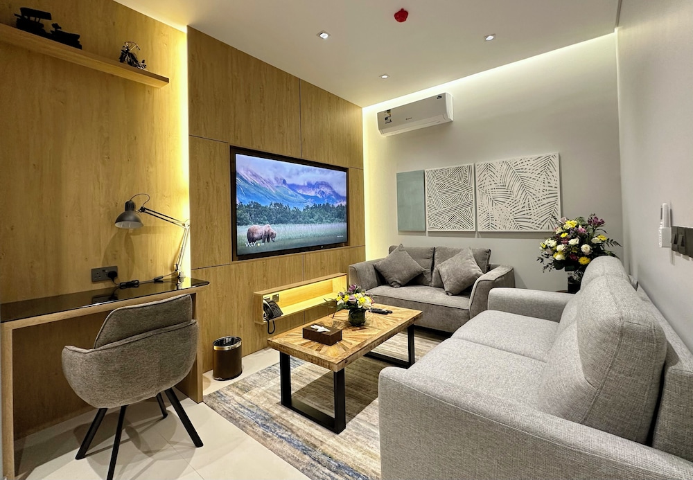 Deluxe Apartment, 3 Bedrooms - Photo 12