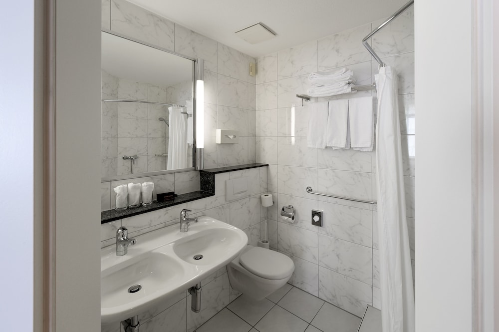 Quadruple Room - Photo 11