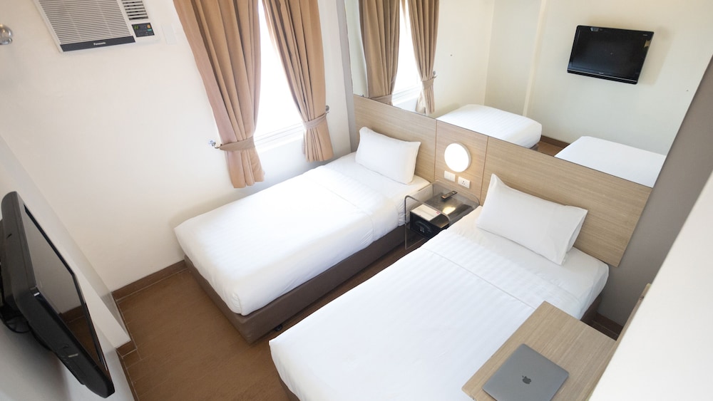 Twin Room - Photo 3