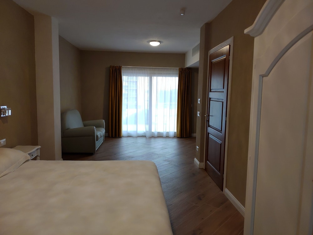 Royal Suite photo 3