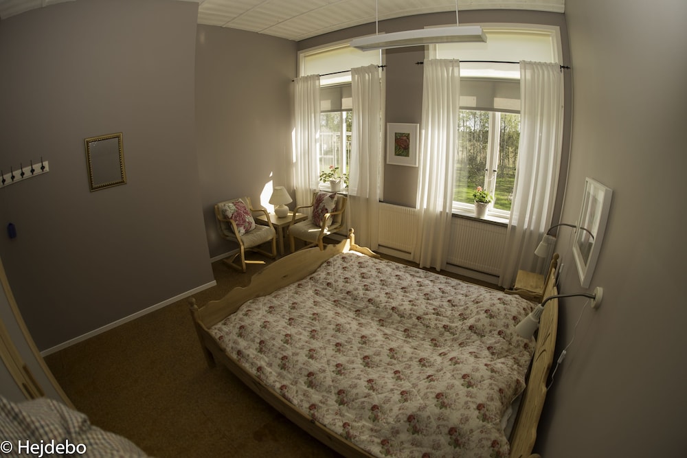 Double Room, Shared Bathroom, Garden View photo 1