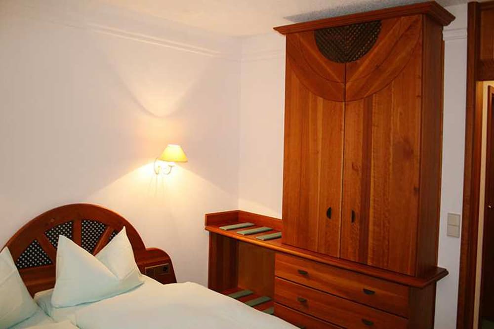 Single Room photo 2