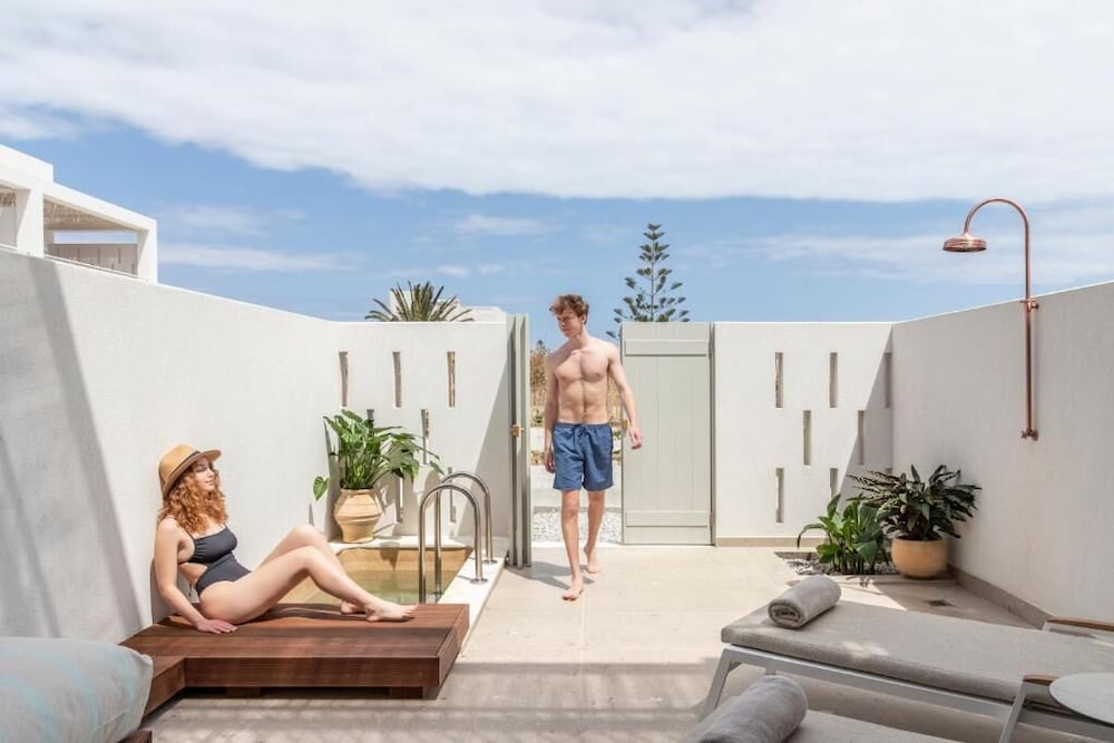 Loft Suite, Plunge Pool, Sea View photo 2