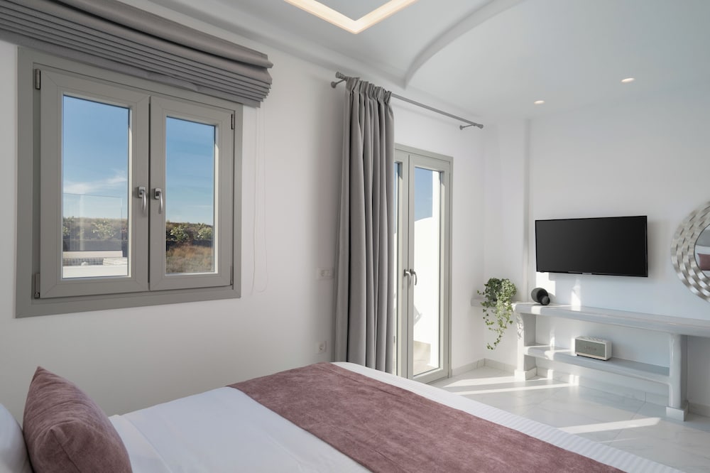 Premier Two Bedroom Villa with Hot Tub - Photo 11