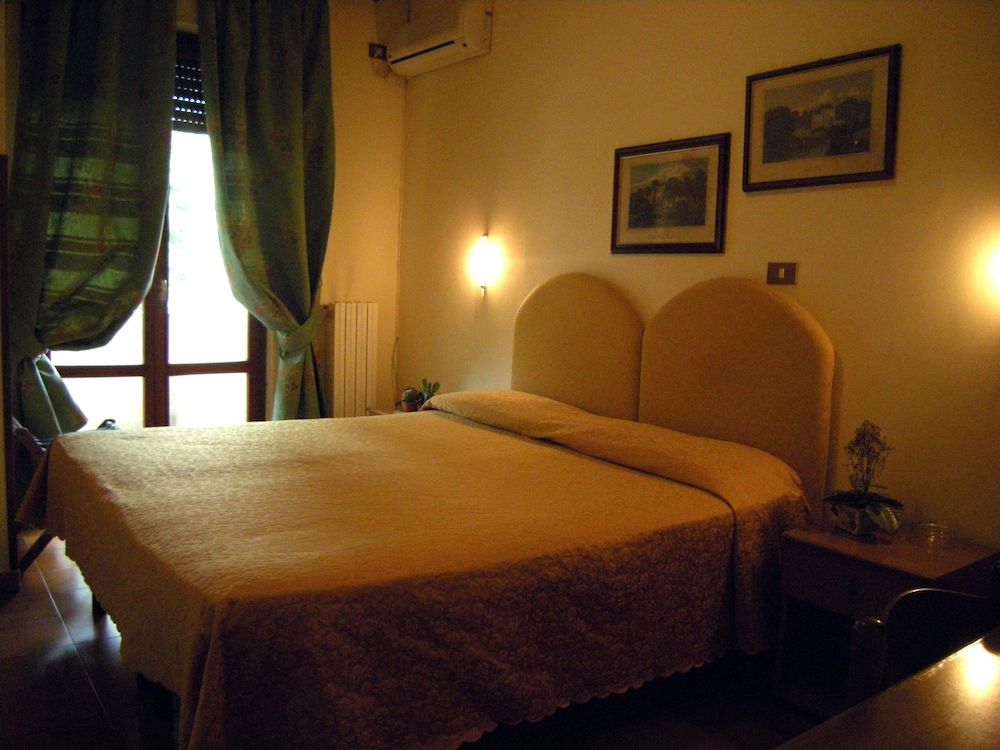 Quadruple Room - Photo 1