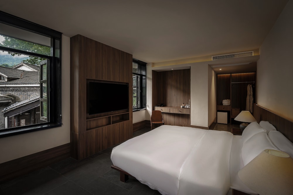 Elite Double Room, Hill View