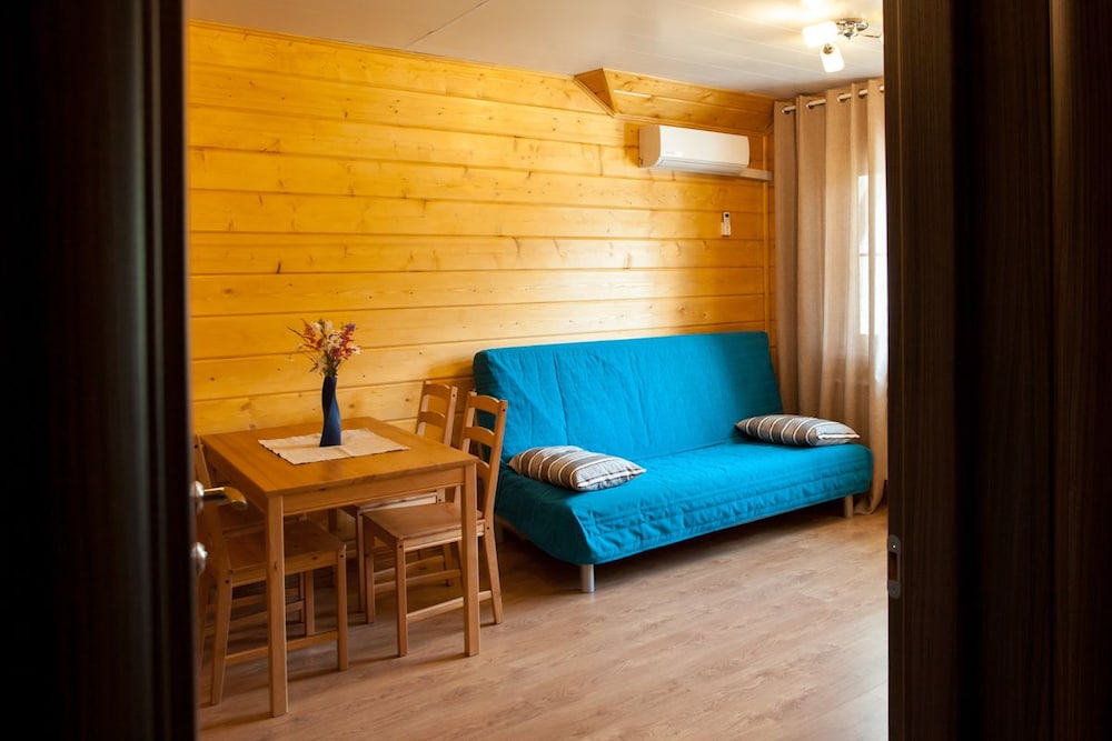 Superior Apartment, 1 Bedroom, Partial Lake View photo 2