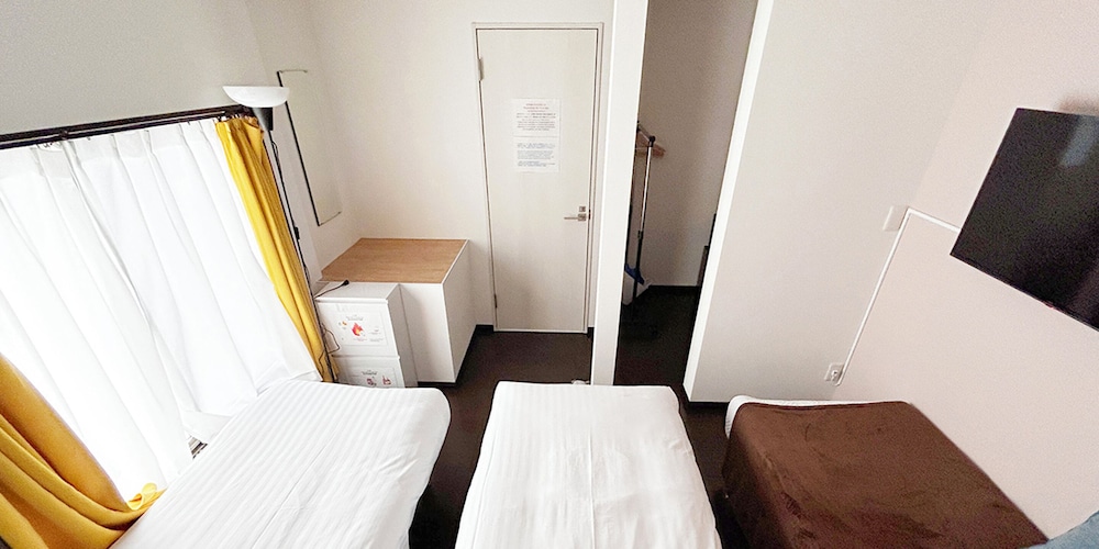 Basic Triple Room, Non Smoking (208) photo 2