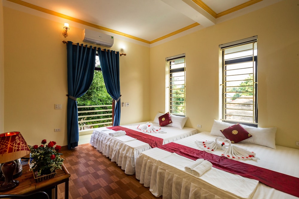 Quadruple room with mountain view photo 2