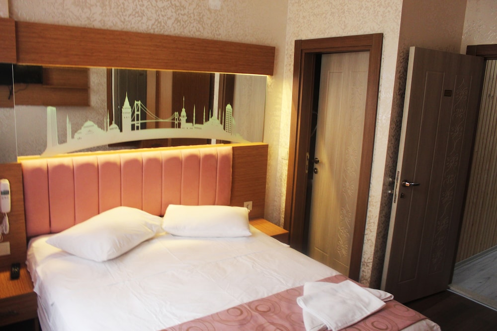 Economy Double Room photo 2