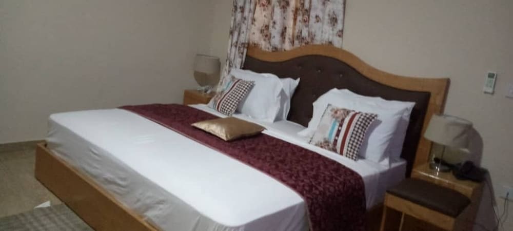 Honeymoon Single Room, City View