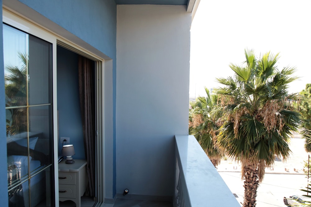 Double Room, Balcony, City View photo 2