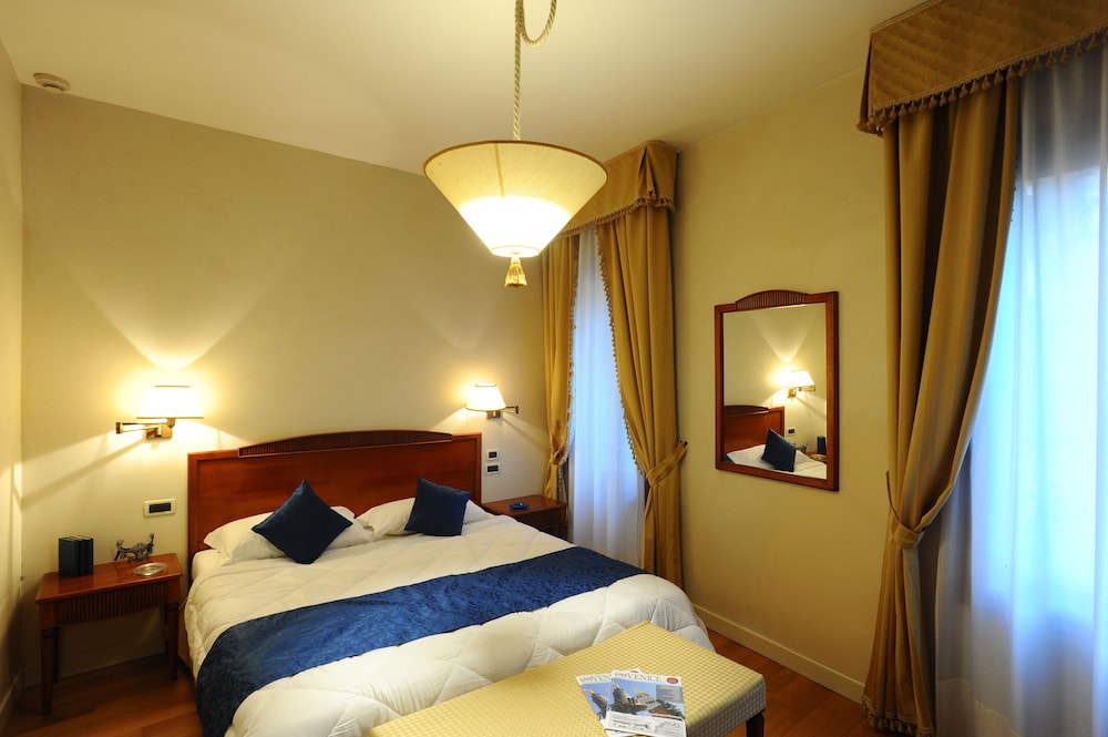 Superior Double or Twin Room photo 1