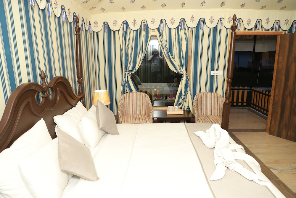 Deluxe Tent - Photo 17