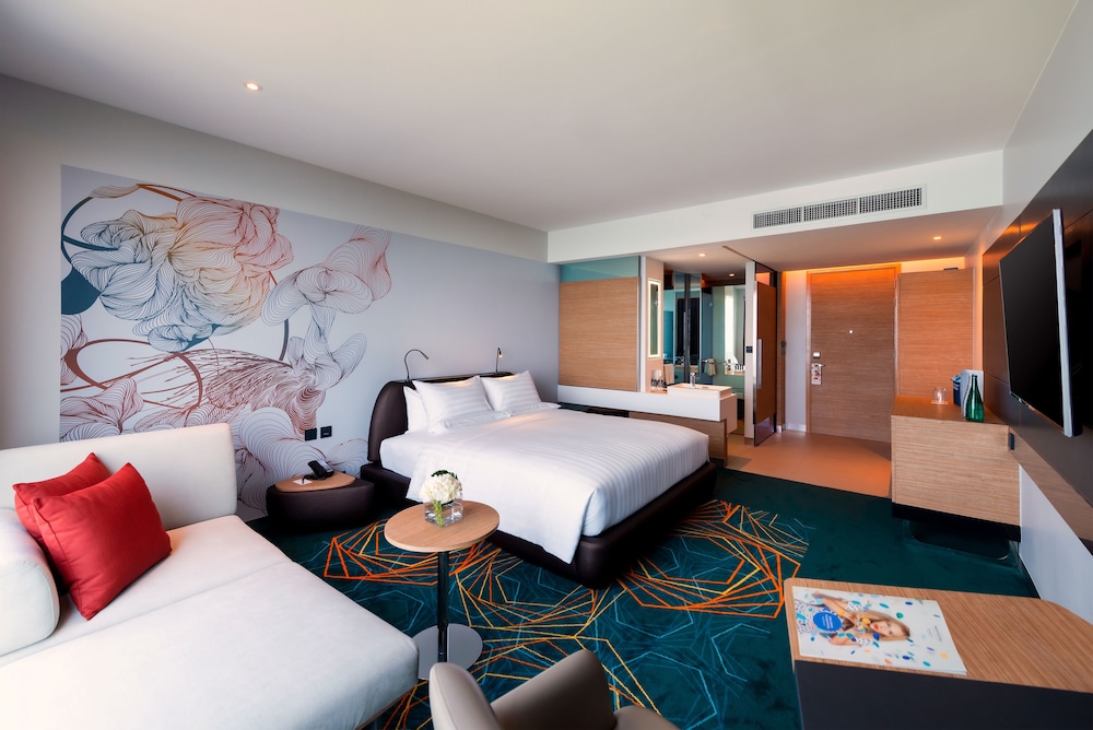 Deluxe Room, Sea View - 1 king bed - Photo 3