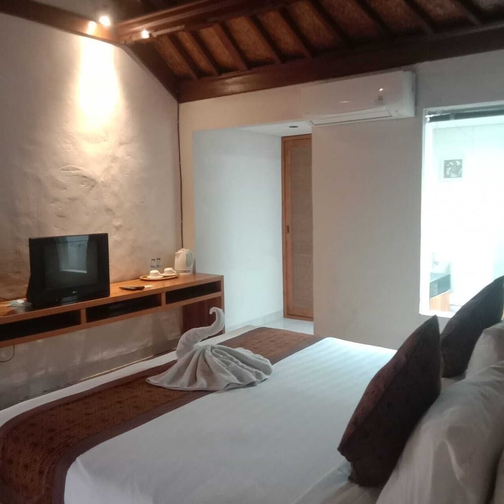 Cottage, Room Only
