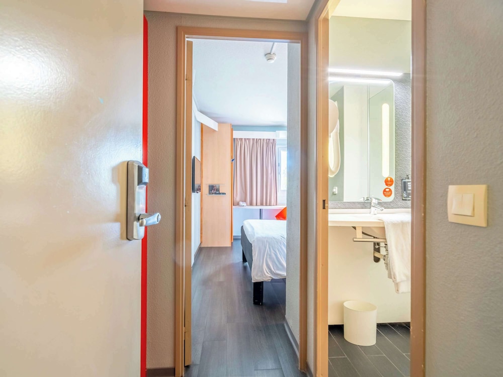 Standard Double Room, 1 Double Bed - Photo 4