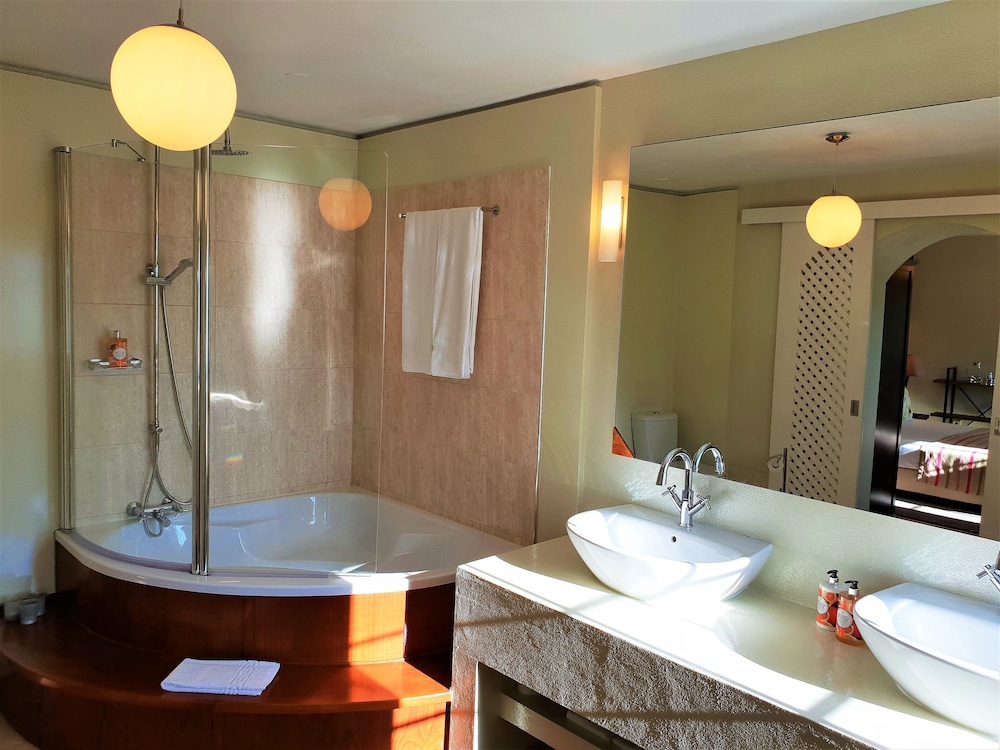 Superior Room - Photo 6
