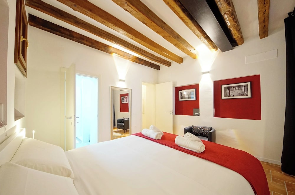 Apartment, Canal View photo 3