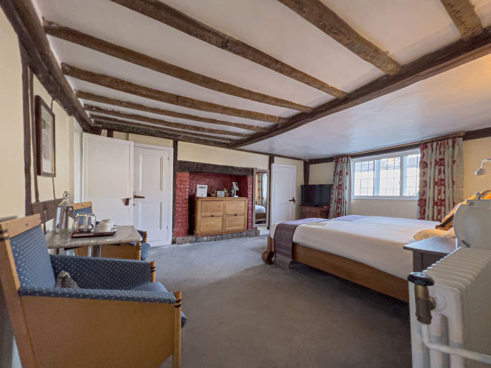 Double Room, Ensuite (Front Room) - Photo 8