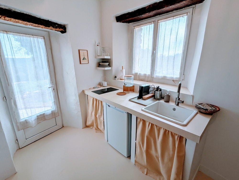 Superior Studio, Ensuite, Valley View photo 2
