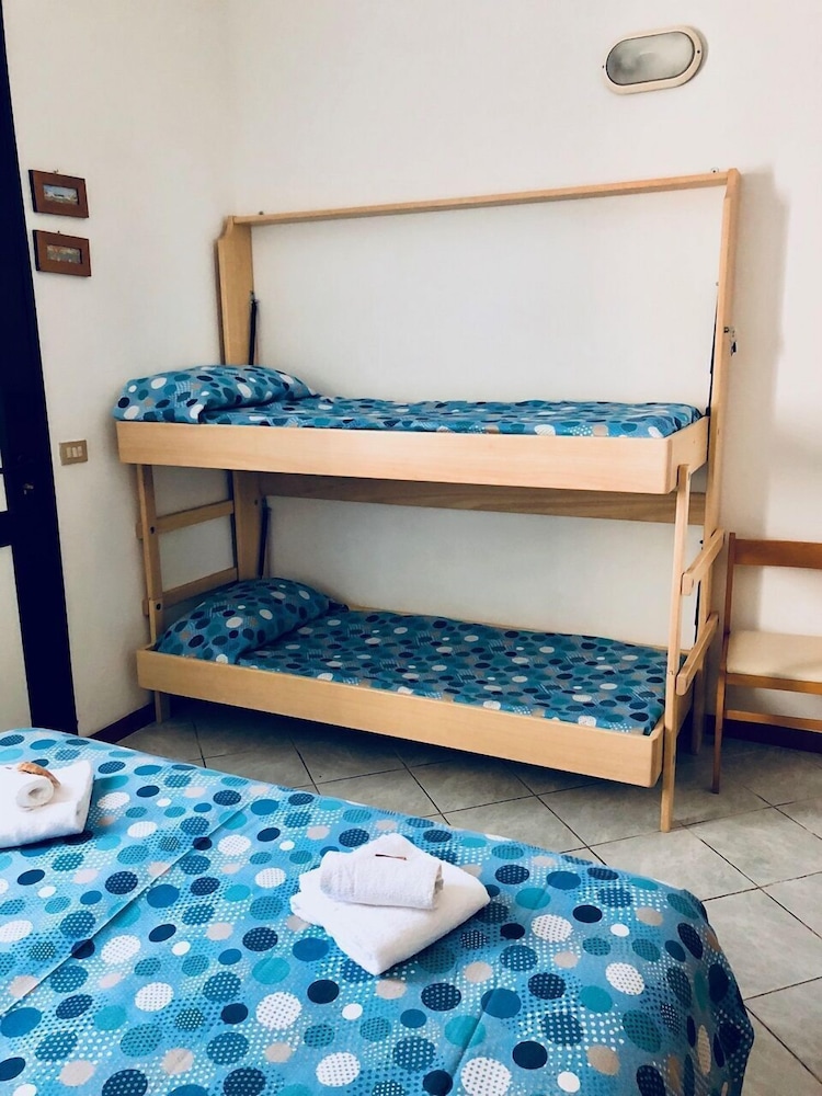 Quadruple Room photo 2